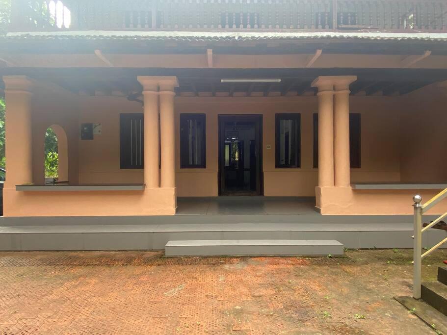 Vintage Charm & Coastal Bliss Villa Kannur Luaran gambar